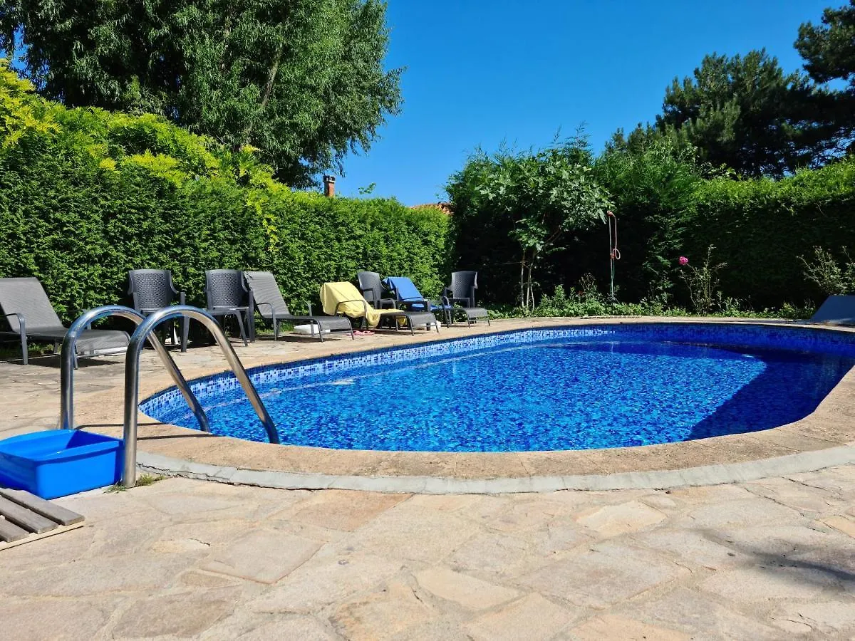 Luxury Apartment With Swimming Pool , Lovely Garden , Bbq Place Varna 0*,