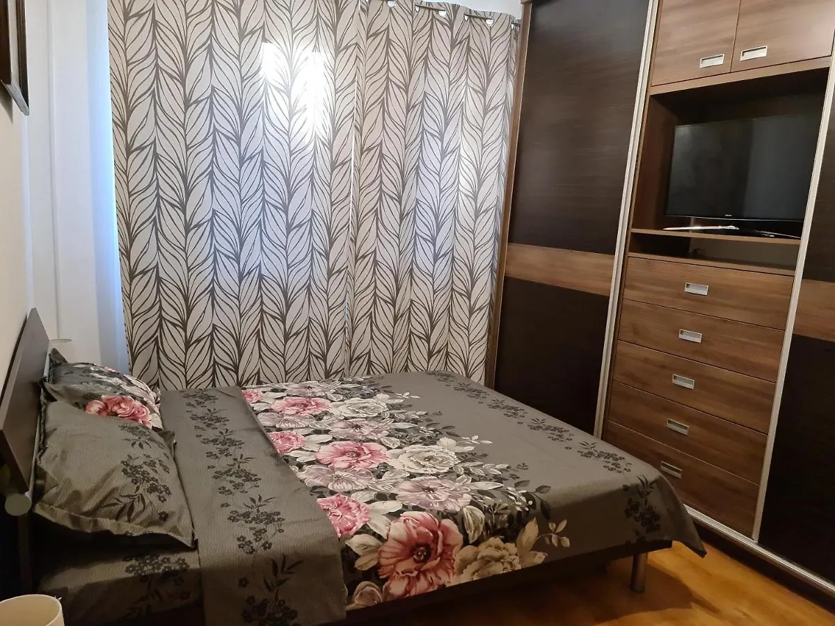 Luxury Apartment With Swimming Pool , Lovely Garden , Bbq Place Varna