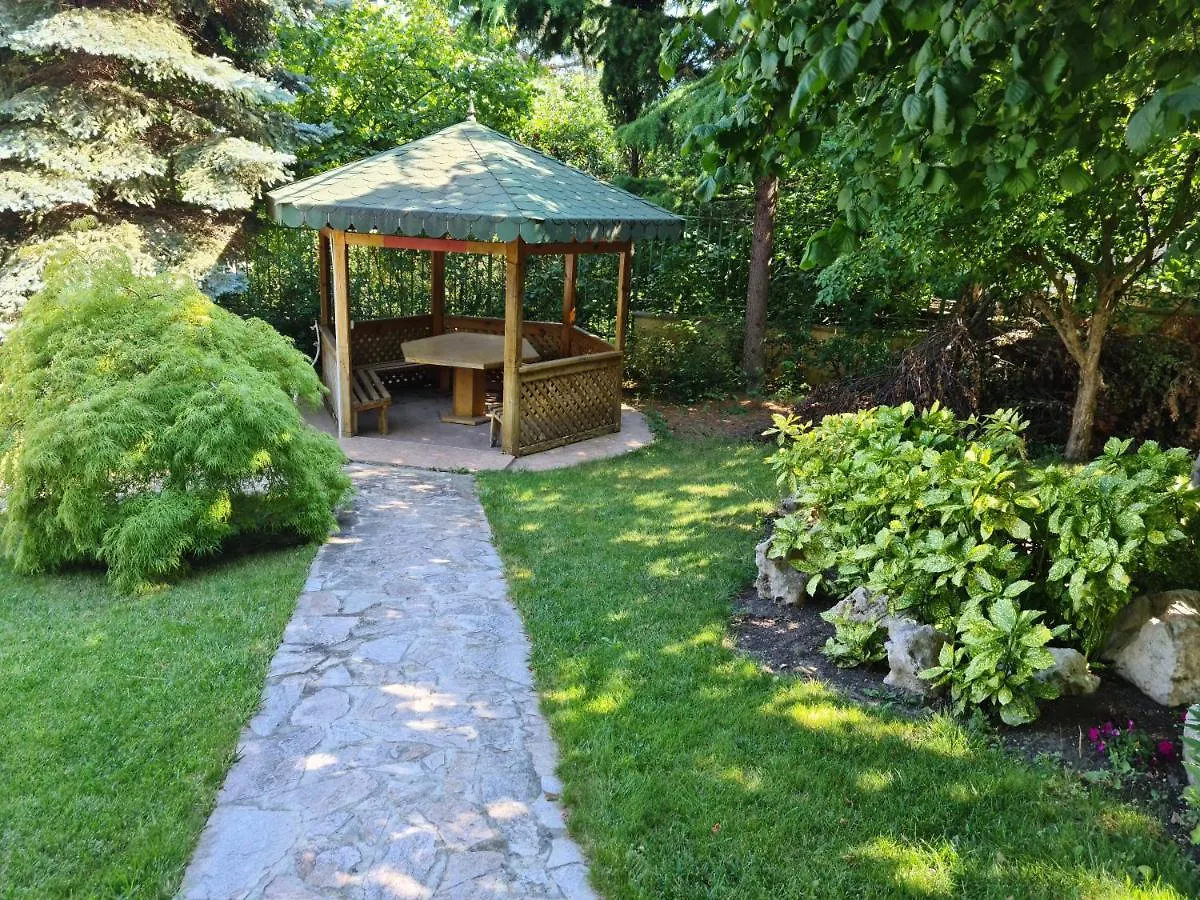 Luxury Apartment With Swimming Pool , Lovely Garden , Bbq Place Varna