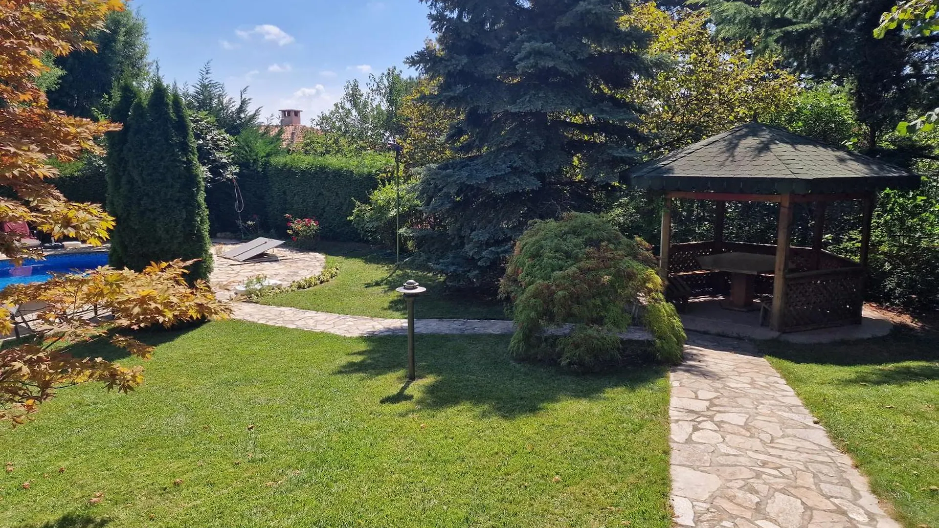 Luxury Apartment With Swimming Pool , Lovely Garden , Bbq Place Varna