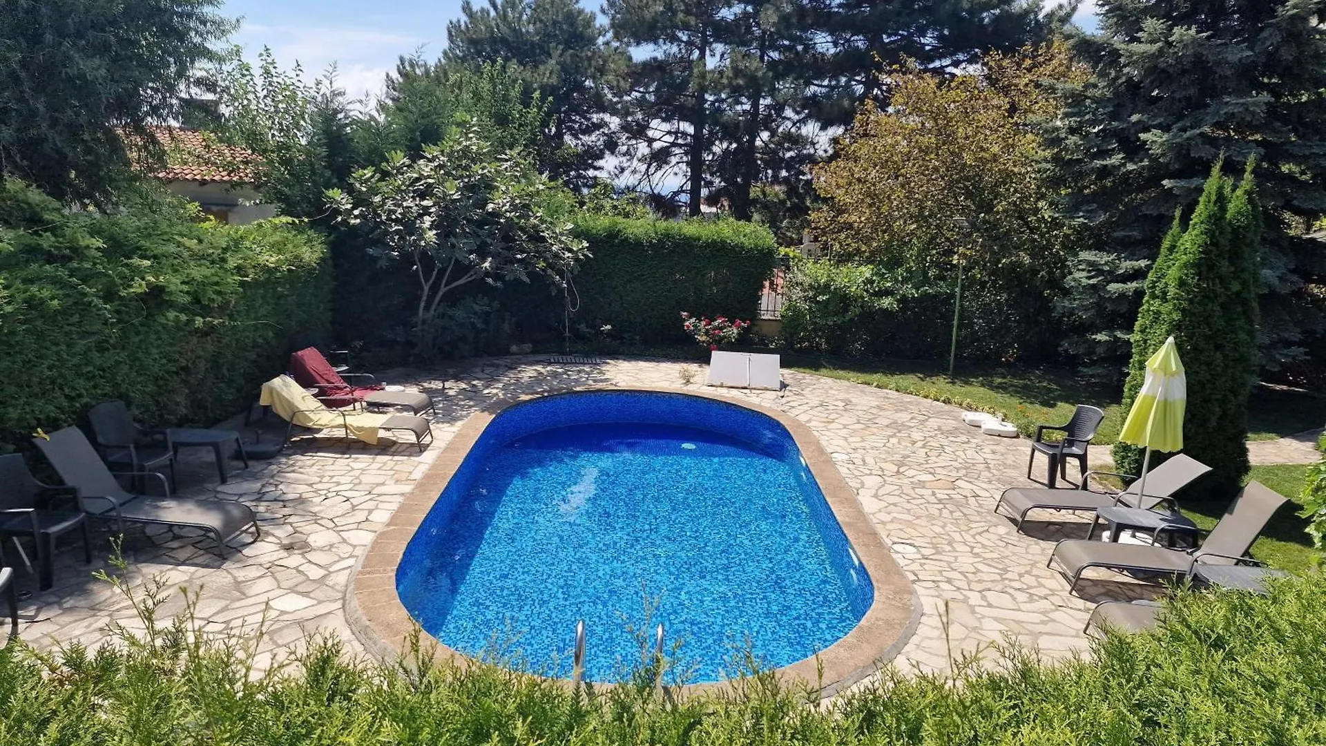 Luxury Apartment With Swimming Pool , Lovely Garden , Bbq Place Varna